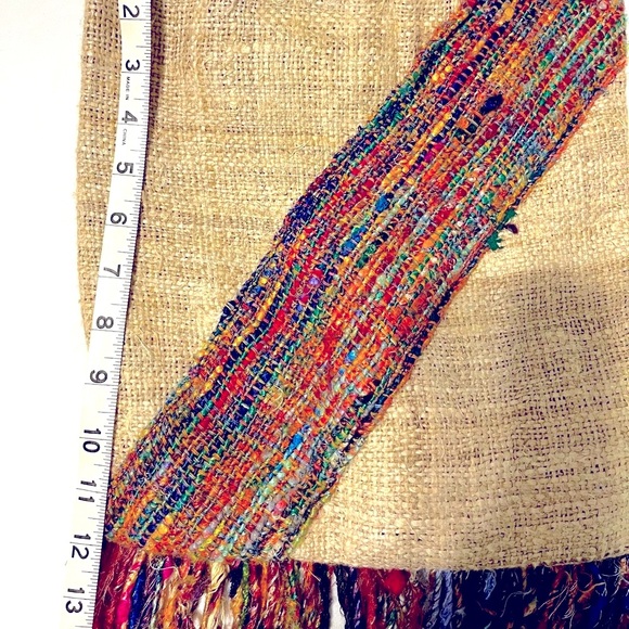 Hemp crossbody handbag with rainbow colored décor and fringed bottom - Picture 5 of 9